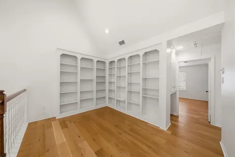 2219 Nantucket Drive Houston TX 77057