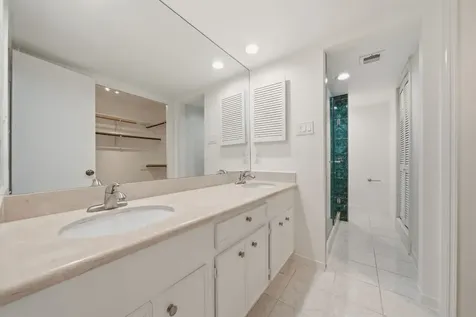 2219 Nantucket Drive Houston TX 77057