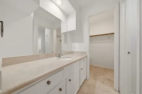 2219 Nantucket Drive Houston TX 77057
