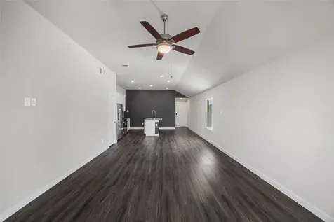 915 Silver Birch Branch Magnolia TX 77354