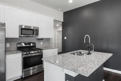 915 Silver Birch Branch Magnolia TX 77354