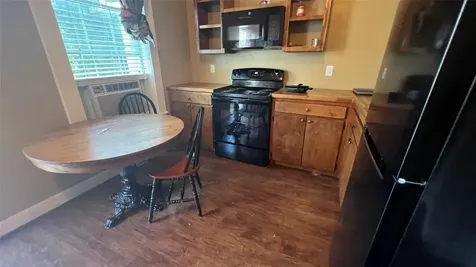 9500 Mayfield Avenue B Shiro TX 77876