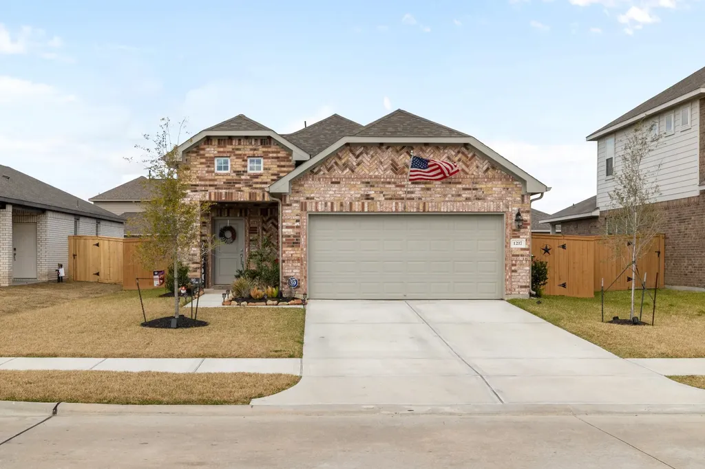 1217 Red Hills Drive Rosharon TX 77583