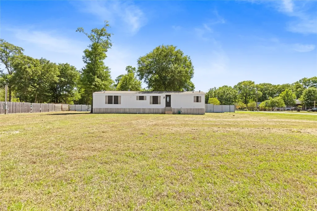 2134 County Road 5017 Cleveland TX 77327