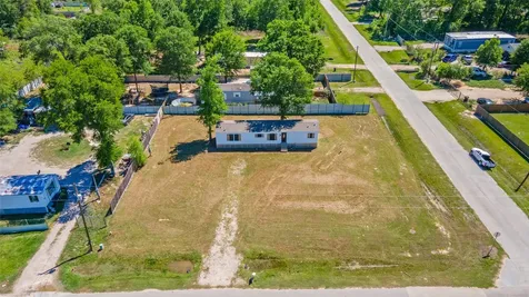 2134 County Road 5017 Cleveland TX 77327