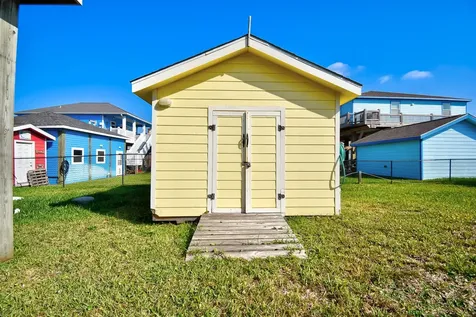906 Meynig Drive Crystal Beach TX 77650