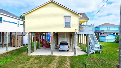 906 Meynig Drive Crystal Beach TX 77650