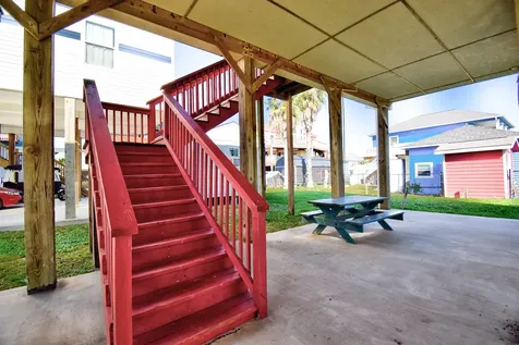 906 Meynig Drive Crystal Beach TX 77650