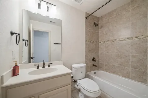 6007 Abercombie Lane Sugar Land TX 77479