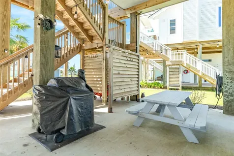 25222 Intrepid Lane Galveston TX 77554