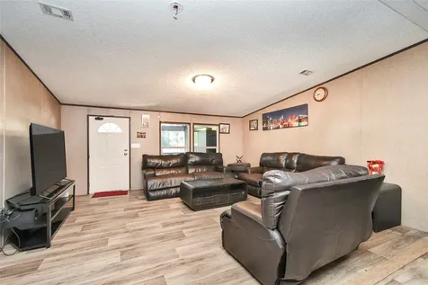 93 Road 5101 Cleveland TX 77327