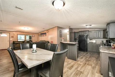93 Road 5101 Cleveland TX 77327