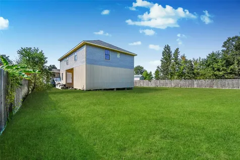 93 Road 5101 Cleveland TX 77327
