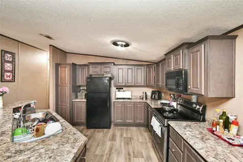 93 Road 5101 Cleveland TX 77327