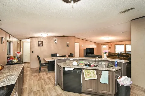 93 Road 5101 Cleveland TX 77327
