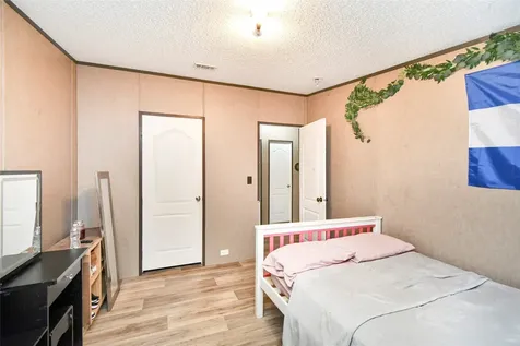 93 Road 5101 Cleveland TX 77327