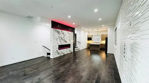 5855 Dolores Street Houston TX 77057