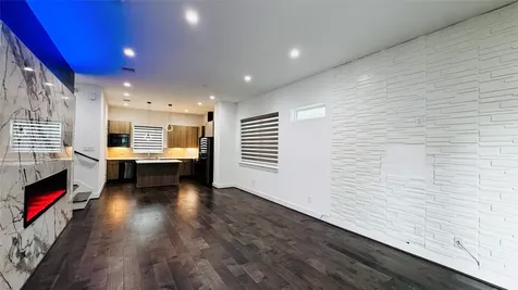 5855 Dolores Street Houston TX 77057