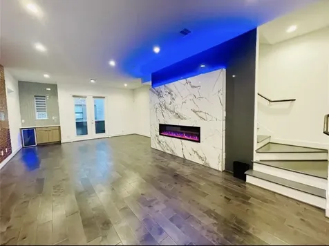 5855 Dolores Street Houston TX 77057