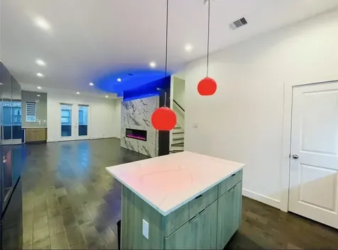 5855 Dolores Street Houston TX 77057