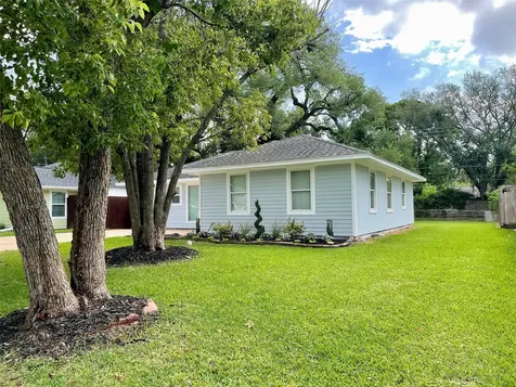 244 Caladium Street Lake Jackson TX 77566