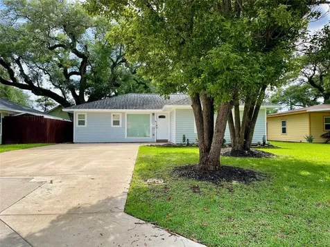 244 Caladium Street Lake Jackson TX 77566