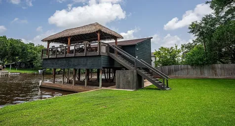 1056 County Road 297 Circle Sargent TX 77414