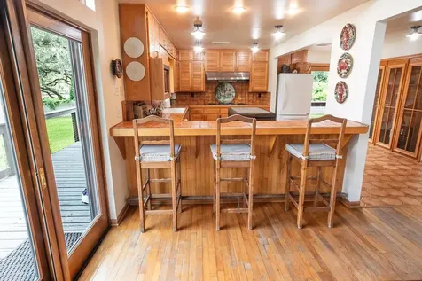 1056 County Road 297 Circle Sargent TX 77414