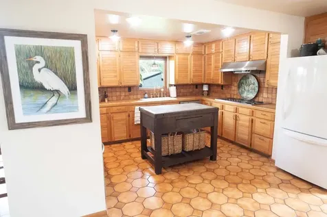 1056 County Road 297 Circle Sargent TX 77414