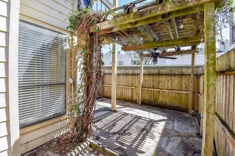 1881 Bering Drive 31 Houston TX 77057
