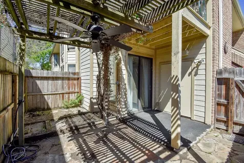 1881 Bering Drive 31 Houston TX 77057