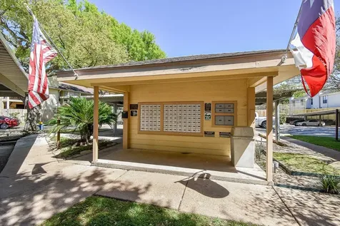 1881 Bering Drive 31 Houston TX 77057