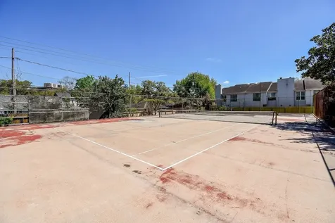 1881 Bering Drive 31 Houston TX 77057