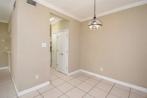 1881 Bering Drive 31 Houston TX 77057