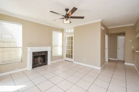 1881 Bering Drive 31 Houston TX 77057