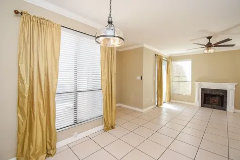 1881 Bering Drive 31 Houston TX 77057