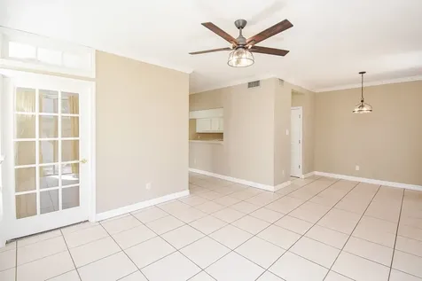1881 Bering Drive 31 Houston TX 77057