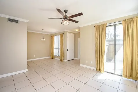 1881 Bering Drive 31 Houston TX 77057