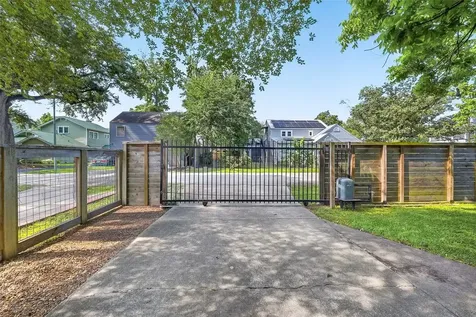 2019 Gostick Street Houston TX 77008