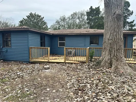 912 W Cleveland Street Alvin TX 77511