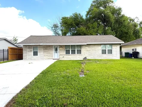 5763 Westover Street Houston TX 77033