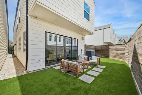 852 Fisher Street C Houston TX 77018