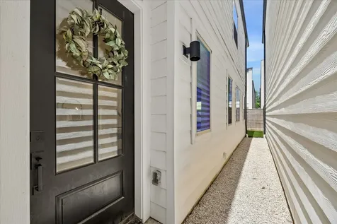 852 Fisher Street C Houston TX 77018