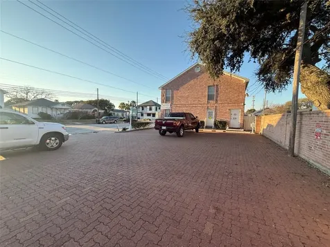 2302 45th Street Galveston TX 77550
