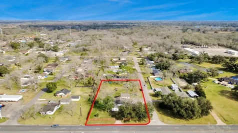 100 N Mattson Street West Columbia TX 77486