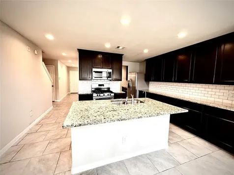 8210 Oakleaf Meadow Court Rosharon TX 77583