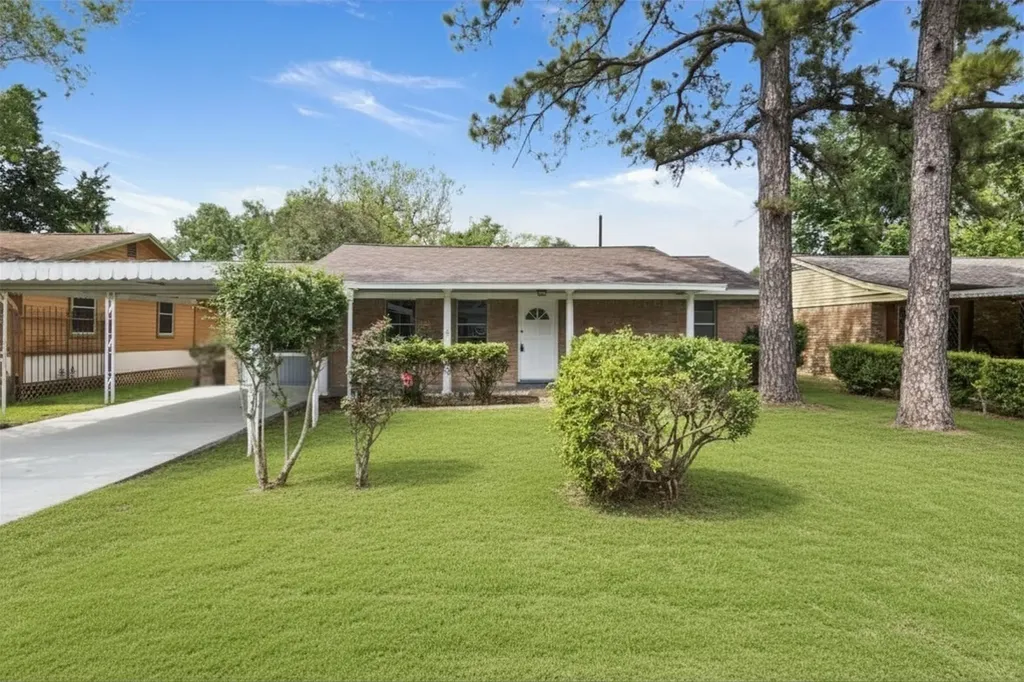 2702 Areba Street Houston TX 77091