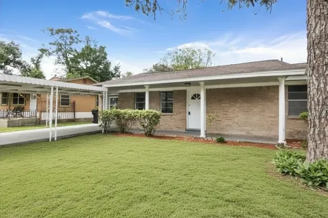 2702 Areba Street Houston TX 77091