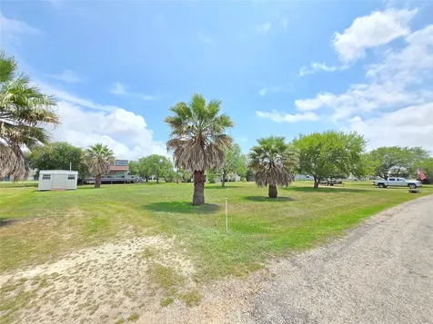 631 W Bayshore Drive Palacios TX 77465