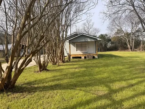 22085 Madison Street Bedias TX 77831